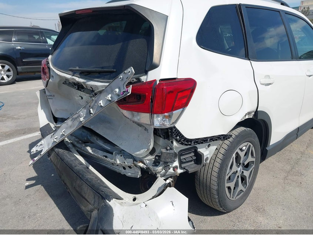 Subaru Forester 2.5L H-4 DI, DOHC, VVT, 182HP All Wheel Drive - автомобили, коли, обяви за нови и употребявани 5