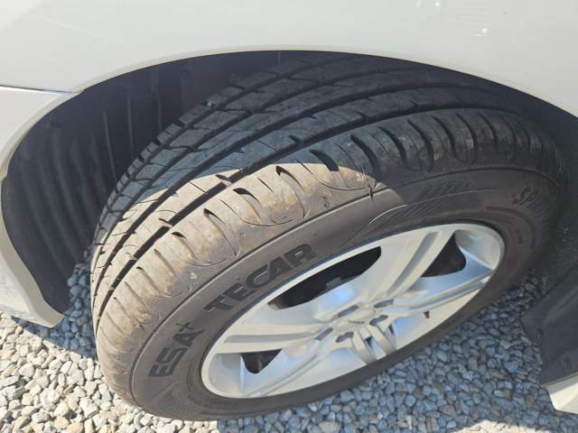 Subaru Legacy 2.0 AWD 150 k.c. - автомобили, коли, обяви за нови и употребявани 9