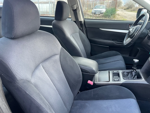 Subaru Outback 2.0D-4x4-ITALIA - автомобили, коли, обяви за нови и употребявани 4