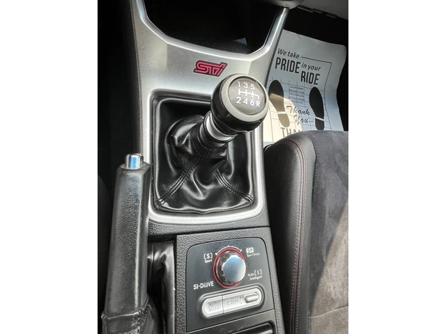 Subaru WRX STI - автомобили, коли, обяви за нови и употребявани 8