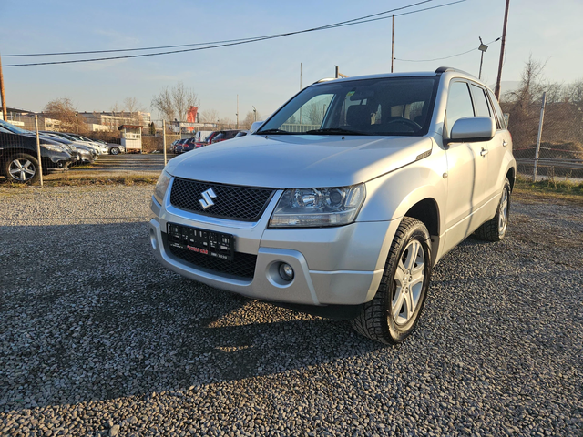 Suzuki Grand vitara 2.0i 4x4 - автомобили, коли, обяви за нови и употребявани 0
