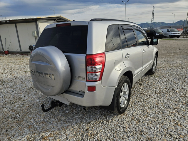 Suzuki Grand vitara 2.0i - автомобили, коли, обяви за нови и употребявани 4
