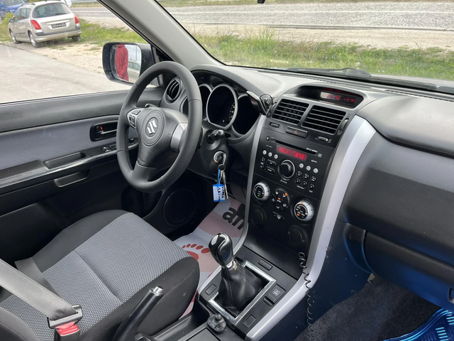 Suzuki Grand vitara 1.6I 107кс 4Х4 EURO 4 КЛИМАТИК - автомобили, коли, обяви за нови и употребявани 9