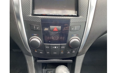 Suzuki Kizashi 2.4 AUT AWD - автомобили, коли, обяви за нови и употребявани 12