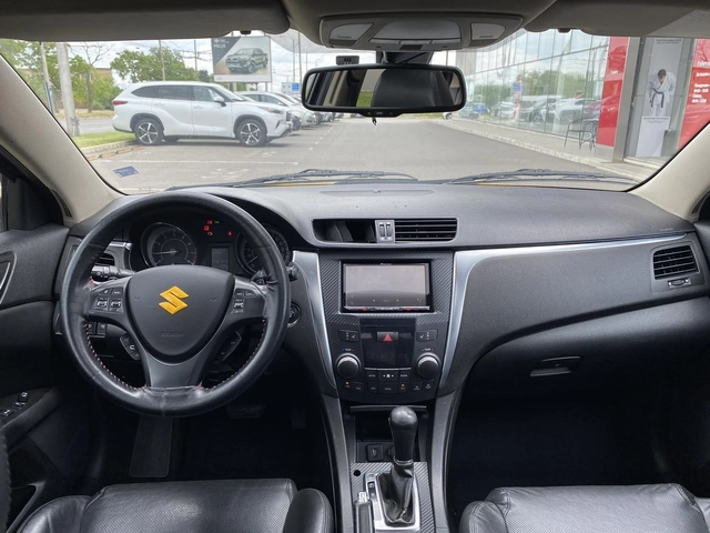 Suzuki Kizashi 2.4 AUT AWD - автомобили, коли, обяви за нови и употребявани 13