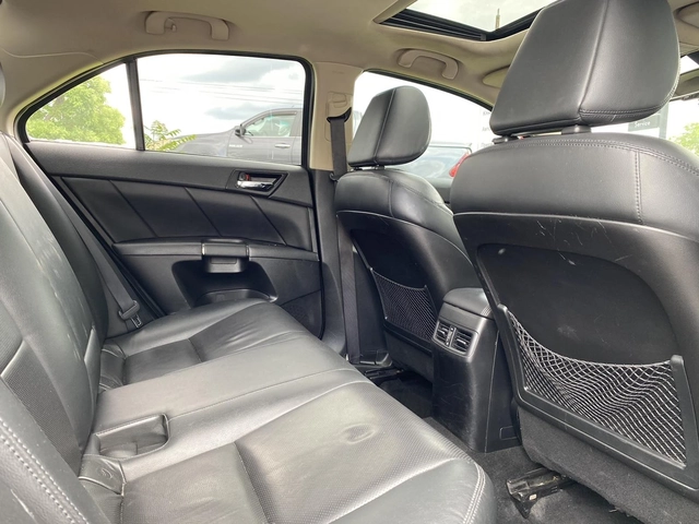 Suzuki Kizashi 2.4 AUT AWD - автомобили, коли, обяви за нови и употребявани 16