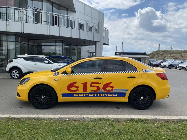 Suzuki Kizashi 2.4 AUT AWD - автомобили, коли, обяви за нови и употребявани 3