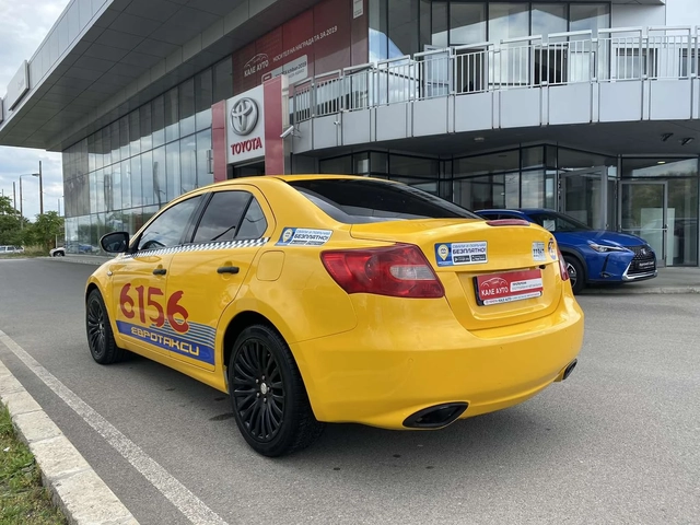 Suzuki Kizashi 2.4 AUT AWD - автомобили, коли, обяви за нови и употребявани 4