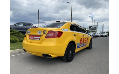 Suzuki Kizashi 2.4 AUT AWD - автомобили, коли, обяви за нови и употребявани 7