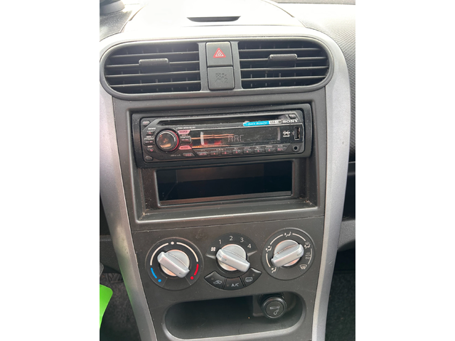 Suzuki Splash 1.0i EURO 4 - автомобили, коли, обяви за нови и употребявани 11