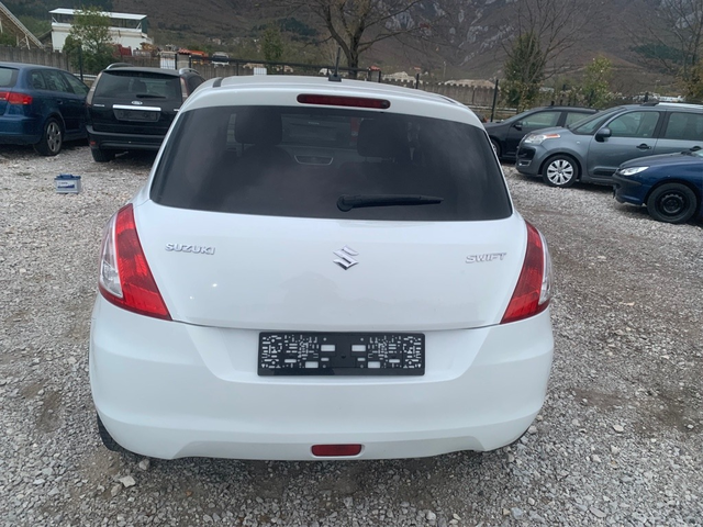 Suzuki Swift 1.3D - автомобили, коли, обяви за нови и употребявани 5