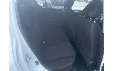 Suzuki Swift 1.3D - автомобили, коли, обяви за нови и употребявани 9