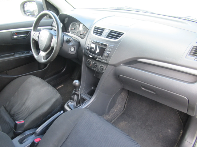 Suzuki Swift 1.3DDIS 75ps * ПЕРФЕКТЕН* - автомобили, коли, обяви за нови и употребявани 9