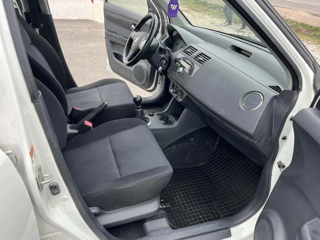 Suzuki Swift 1.3I 90кс 4Х4 EURO 4 KЛИМАТИК - автомобили, коли, обяви за нови и употребявани 10