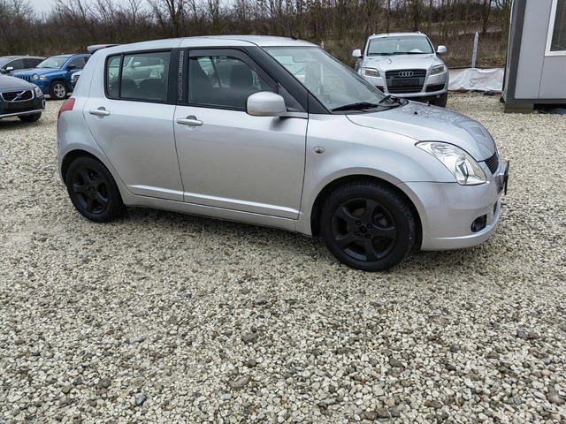 Suzuki Swift 1.3i 16v * UNIKAT* - автомобили, коли, обяви за нови и употребявани 10