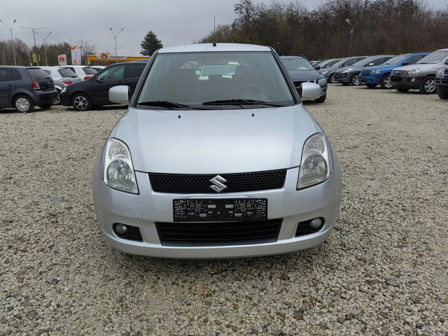 Suzuki Swift 1.3i 16v * UNIKAT* - автомобили, коли, обяви за нови и употребявани 8