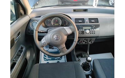 Suzuki Swift 1.3 I.  4x4 - автомобили, коли, обяви за нови и употребявани 10