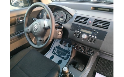 Suzuki Swift 1.3 I.  4x4 - автомобили, коли, обяви за нови и употребявани 16