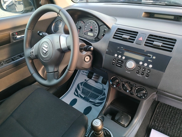 Suzuki Swift 1.3 I.  4x4 - автомобили, коли, обяви за нови и употребявани 16