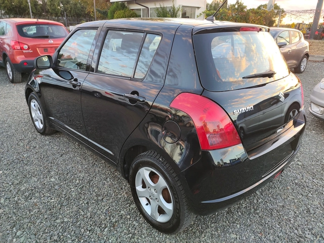 Suzuki Swift 1.3 I.  4x4 - автомобили, коли, обяви за нови и употребявани 4