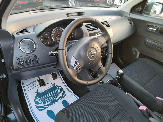 Suzuki Swift 1.3 I.  4x4 - автомобили, коли, обяви за нови и употребявани 7
