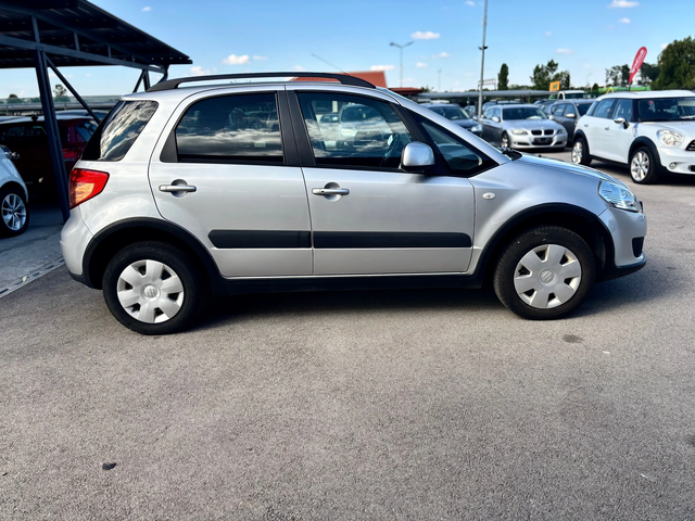 Suzuki SX4 - автомобили, коли, обяви за нови и употребявани 3