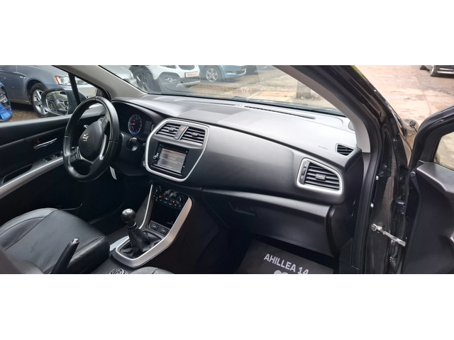 Suzuki SX4 S-Cross Suzuki S-Cross 1.6 4x4   Панорама, Кожа, Сервизна - автомобили, коли, обяви за нови и употребявани 8