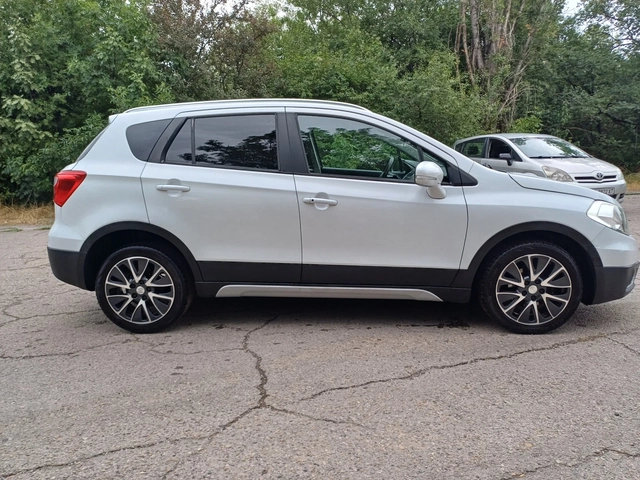 Suzuki SX4 S-Cross 1.6 D - автомобили, коли, обяви за нови и употребявани 3
