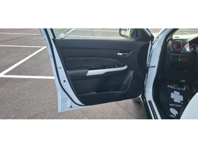 Suzuki Vitara 1.4 Turbo Piz Sulay 4x4  всички екстри за модела - автомобили, коли, обяви за нови и употребявани 16