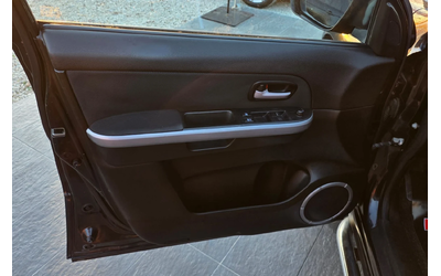 Suzuki Vitara 1.9 DDiS 130к.с.4WD Executive - автомобили, коли, обяви за нови и употребявани 13