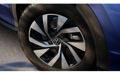 VW T-Roc T-Roc Life 1.5 eTSI OPF DSG - автомобили, коли, обяви за нови и употребявани 8