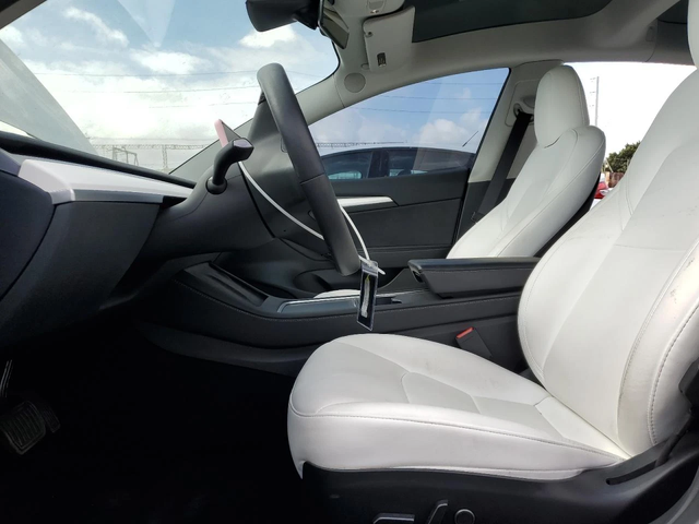 Tesla Model 3 - автомобили, коли, обяви за нови и употребявани 6