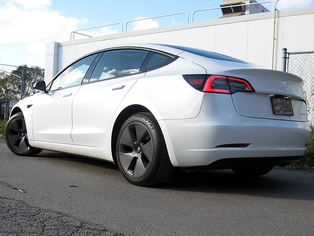 Tesla Model 3 Long Range+ AWD+ Tesla Warr 2030 - автомобили, коли, обяви за нови и употребявани 5