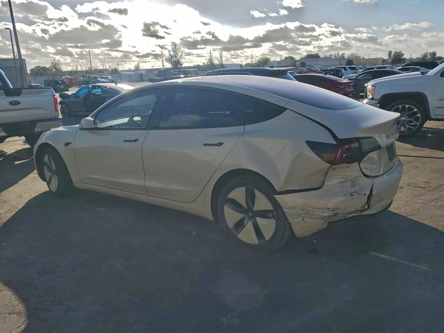 Tesla Model 3 - автомобили, коли, обяви за нови и употребявани 3