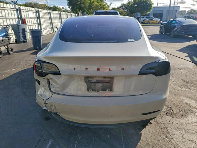 Tesla Model 3 - автомобили, коли, обяви за нови и употребявани 4