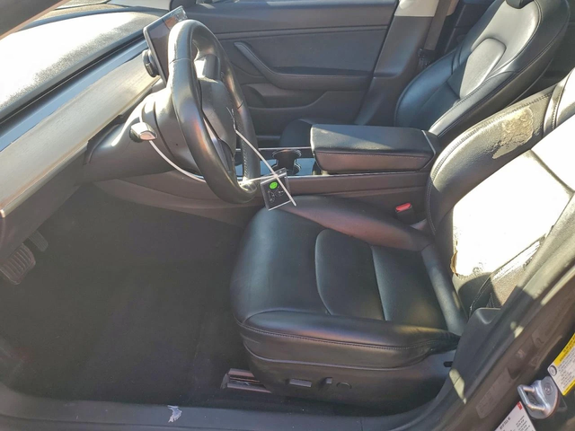 Tesla Model 3 - автомобили, коли, обяви за нови и употребявани 7