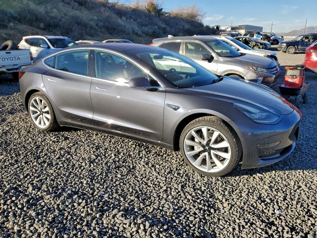 Tesla Model 3 ПОДГРЕВ* КАМЕРА* ПАНО* RWD - автомобили, коли, обяви за нови и употребявани 2