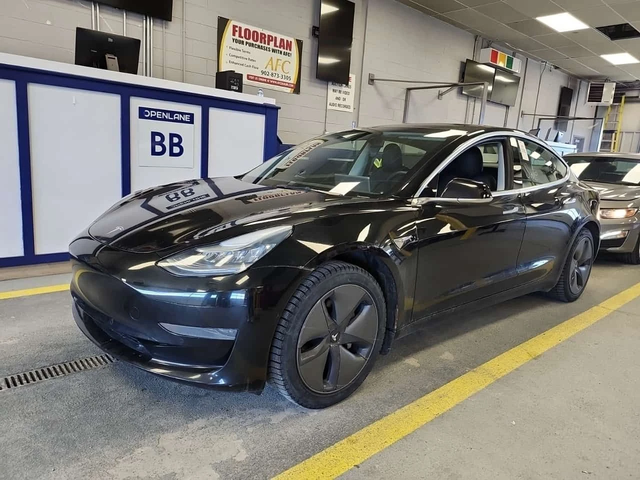 Tesla Model 3 STANDARD RANGE PLUS| PANO| АВТОПИЛОТ| 2 КЛЮЧА| - автомобили, коли, обяви за нови и употребявани 0
