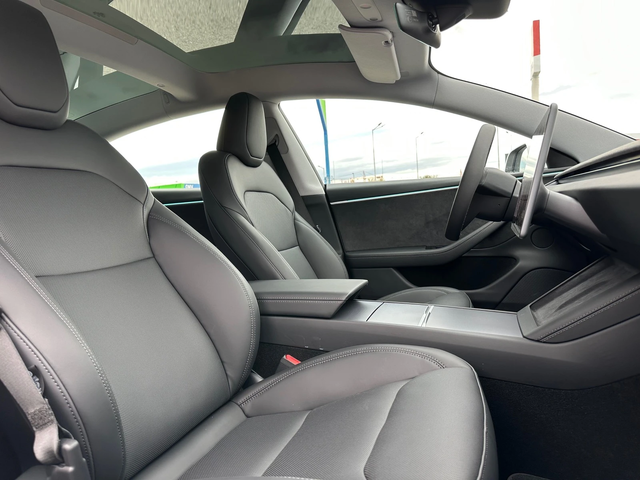 Tesla Model 3 2026-model\5км, REAR-WHEEL DRIVE или LONG RANGE - автомобили, коли, обяви за нови и употребявани 9
