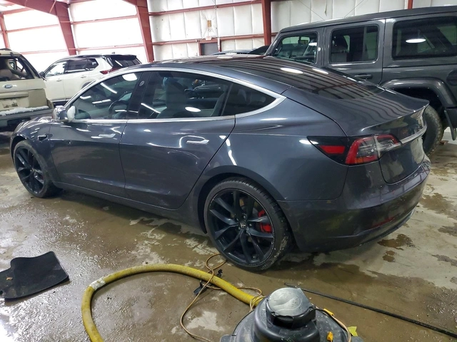 Tesla Model 3 PERFORMANCE DUAL MOTOR AWD - автомобили, коли, обяви за нови и употребявани 1
