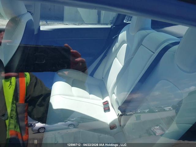Tesla Model 3 3 - автомобили, коли, обяви за нови и употребявани 7