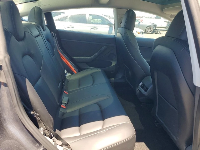 Tesla Model 3 LONG RANGE / AWD - автомобили, коли, обяви за нови и употребявани 9
