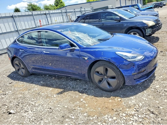 Tesla Model 3 Long Range / AWD - автомобили, коли, обяви за нови и употребявани 3