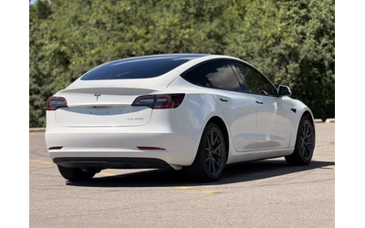 tesla-model-3 - 4