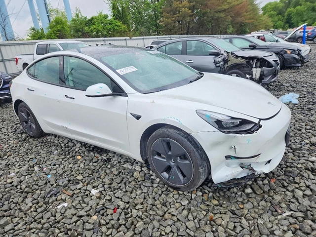 Tesla Model 3 - автомобили, коли, обяви за нови и употребявани 3