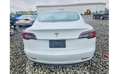 tesla-model-3 - 5