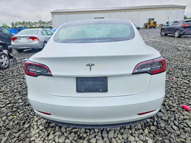 Tesla Model 3 - автомобили, коли, обяви за нови и употребявани 5