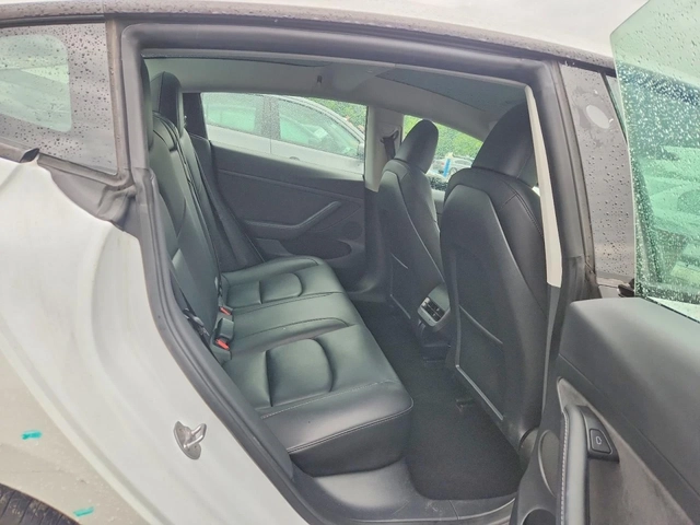 Tesla Model 3 - автомобили, коли, обяви за нови и употребявани 9