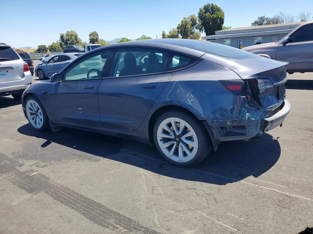 Tesla Model 3 AWD - автомобили, коли, обяви за нови и употребявани 3