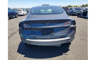tesla-model-3 - 4